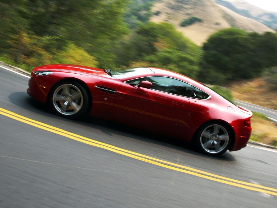  Aston Martin V8 Vantage 2008 года  (NA) (фото 13 из 16)